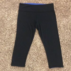 Lululemon Women’s athletica reversible plus capris